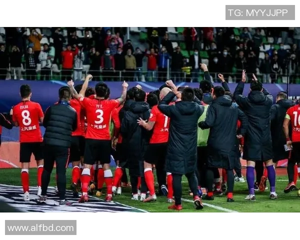 上港与申花激战正酣最终晋级之路谁能笑到最后